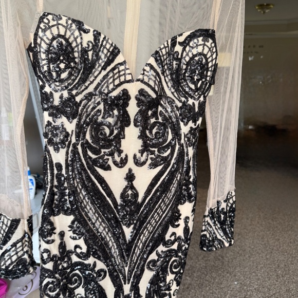 Stunning Sequin & Beaded Mesh Dress – Size Small – NWOT - Picture 9 of 12